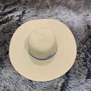 J. Crew Women’s Floppy Wide Brim Summer Hat 88% Paper/12% Polyester OS NWOT